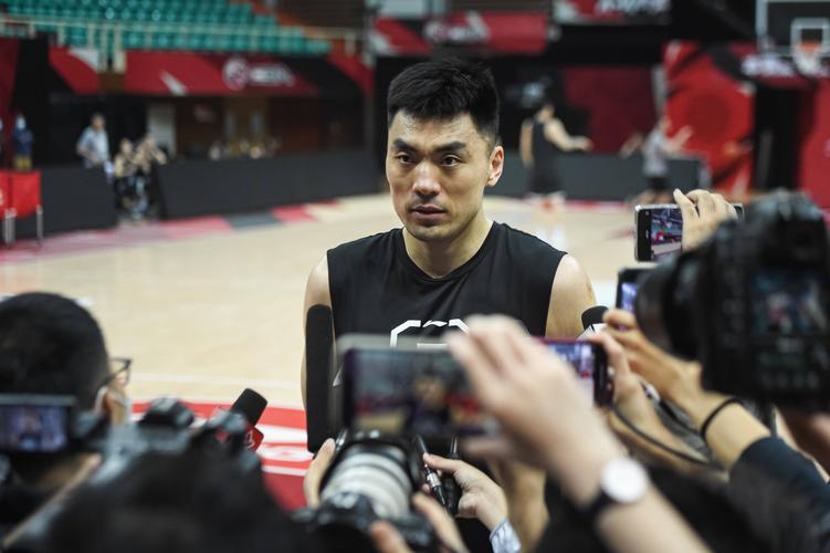中国篮球人物专访